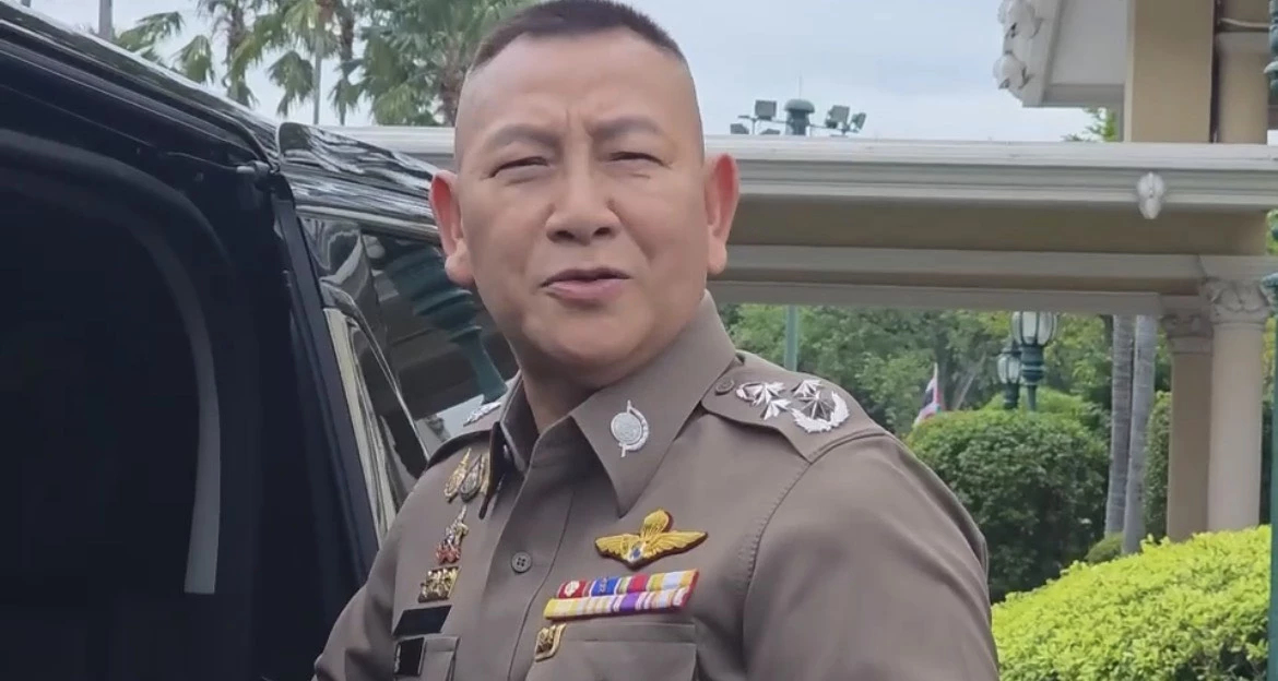 'ผบ.ตร.ควง'บิ๊กราญ' พบ นายกฯ ส่งมอบงาน 'ผบ.ทร.' ขอบคุณ ไฟเขียว 'เรือฟริเกต'