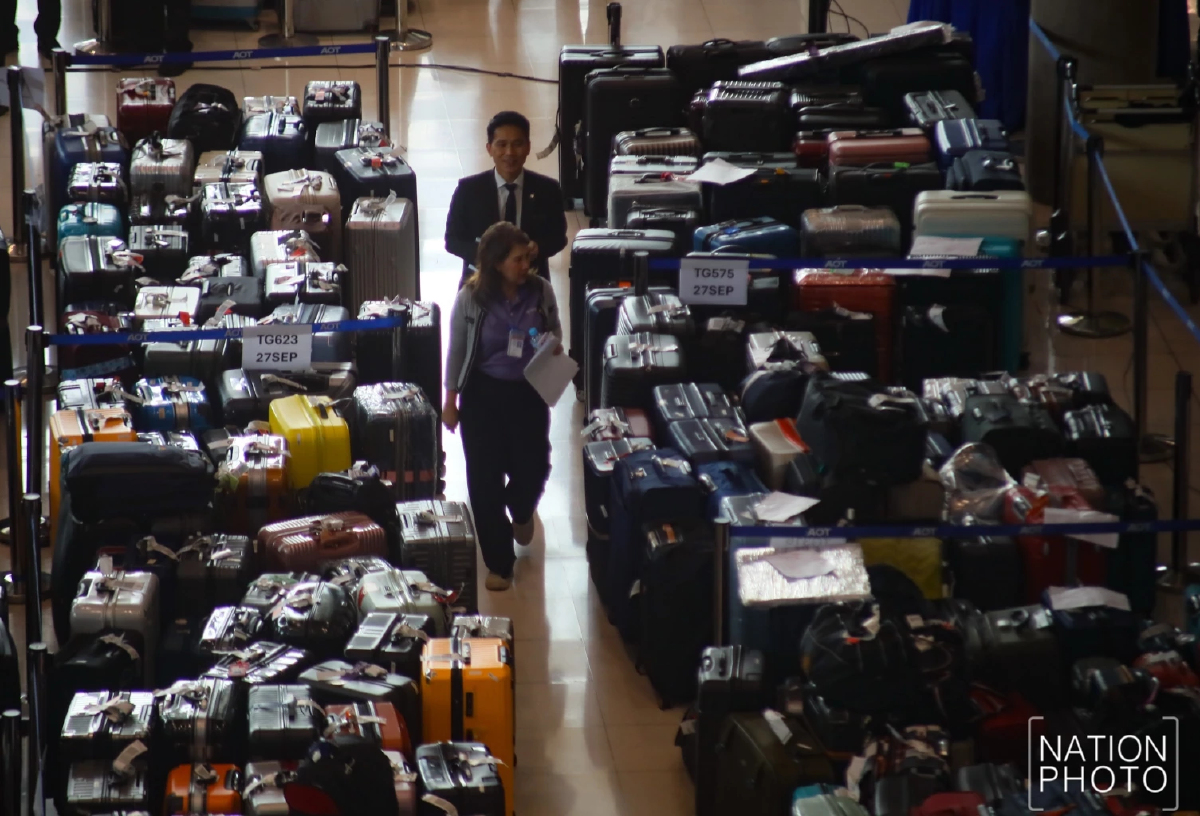 ภาพชุด กระเป๋าสัมภาระตกค้างที่สุวรรณภูมิ การบินไทยล่าช้า