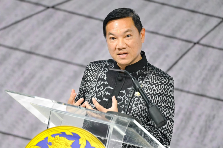 'ปลัดมหาดไทย' สั่งสางปมร้อน ขายที่ราชพัสดุให้สามี 'บุ๋ม ปนัดดา'