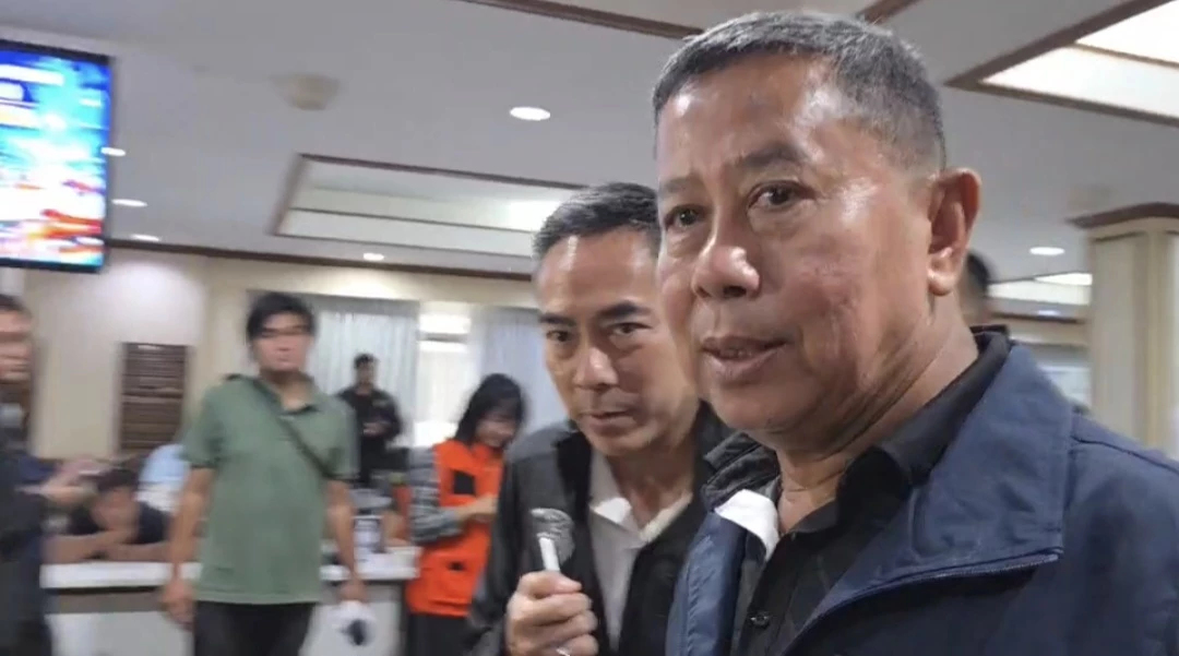 'บิ๊กดุลย์​' ปัดตอบ ถูกซักฟอก “ไม่เป็นเยี่ยงอย่าง​นายทหารชั้นผู้น้อย”