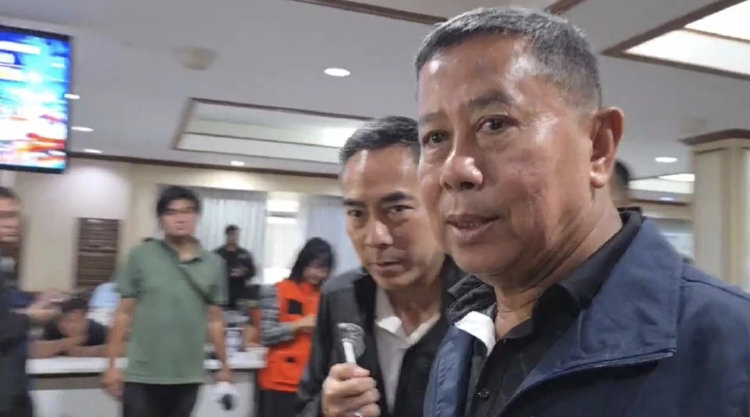 'บิ๊กดุลย์​' ปัดตอบ ถูกซักฟอก “ไม่เป็นเยี่ยงอย่าง​นายทหารชั้นผู้น้อย”