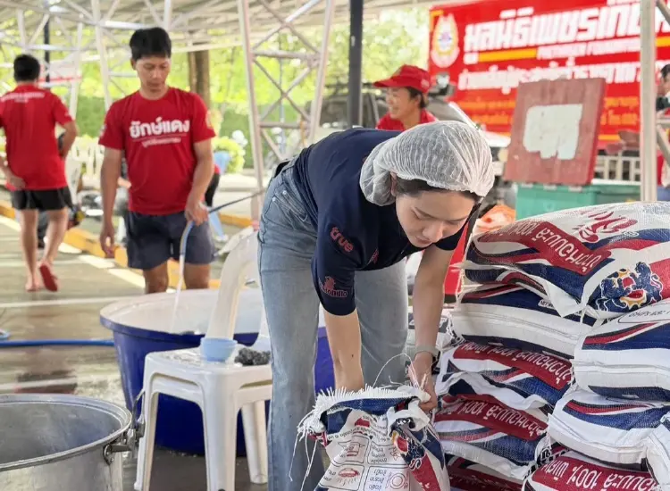 'สุขสมรวย' ส่ง ผู้แทน เดินหน้าโรงครัวช่วยผู้ประสบภัยน้ำท่วม จนกว่าจะคลี่คลาย