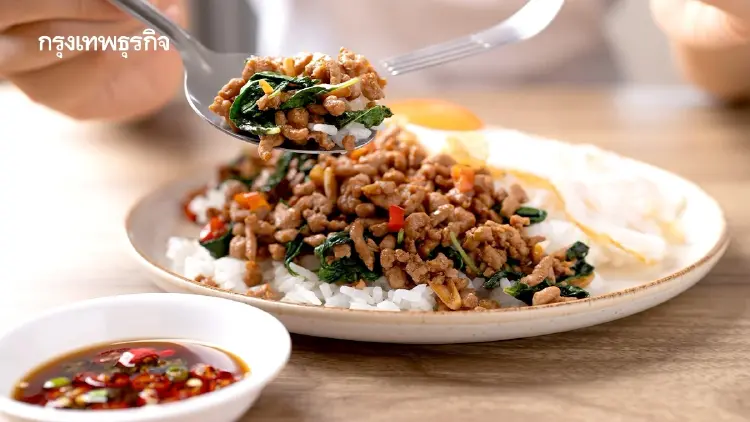 ‘ร้านกะเพรา’ กัดฟันแบกต้นทุน กะเพราพุ่ง ‘โลละ 200’ เพราะเน่าน้ำ-เป็นรา เคราะห์ซ้ำไข่ไก่ขึ้นอีก