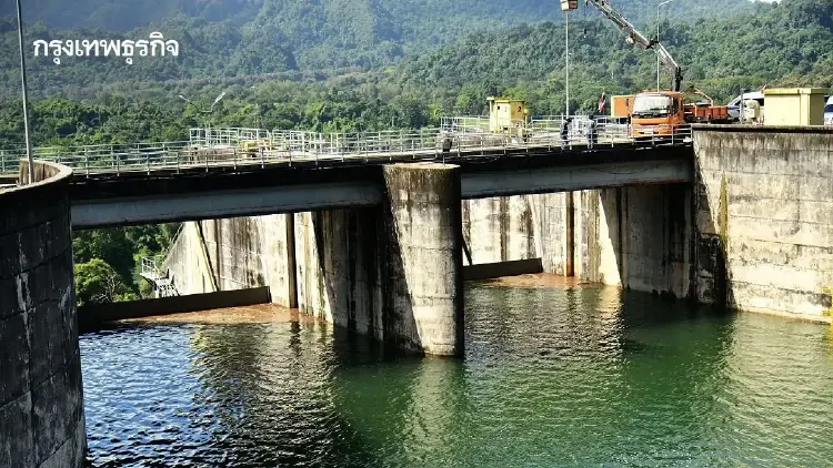 สทนช. ยันเขื่อนวชิราลงกรณ ยังรับน้ำได้ ไม่ต้องเปิด Spillway