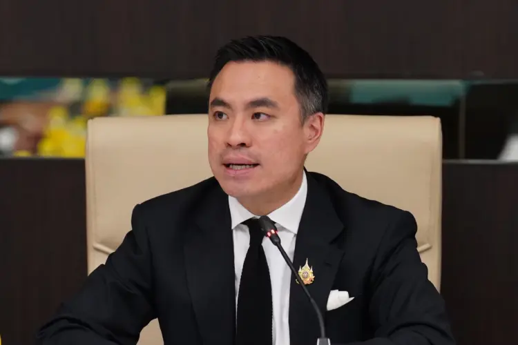 'เอกนัฏ' เตือน 'กรณ์' ข้อมูลคลาดเคลื่อน ยันเดินหน้ารื้อโครงสร้างราคาน้ำมัน