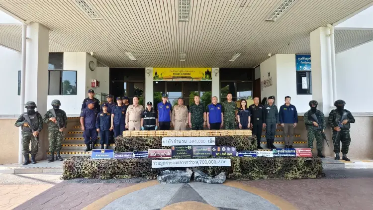 กองกำลังสุรศักดิ์มนตรี ยึดยาบ้าเกือบ 6 แสนเม็ด ครั้งแรกรูปนกอินทรีย์