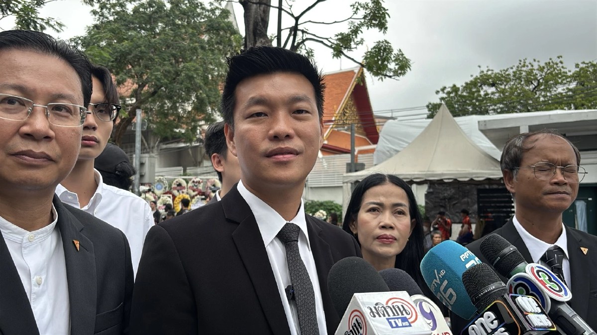 'ณัฐพงษ์' ซัดนายกฯ เกียร์ว่างสุดในประเทศ ลอยตัวหนีปัญหาไม่มาสภา