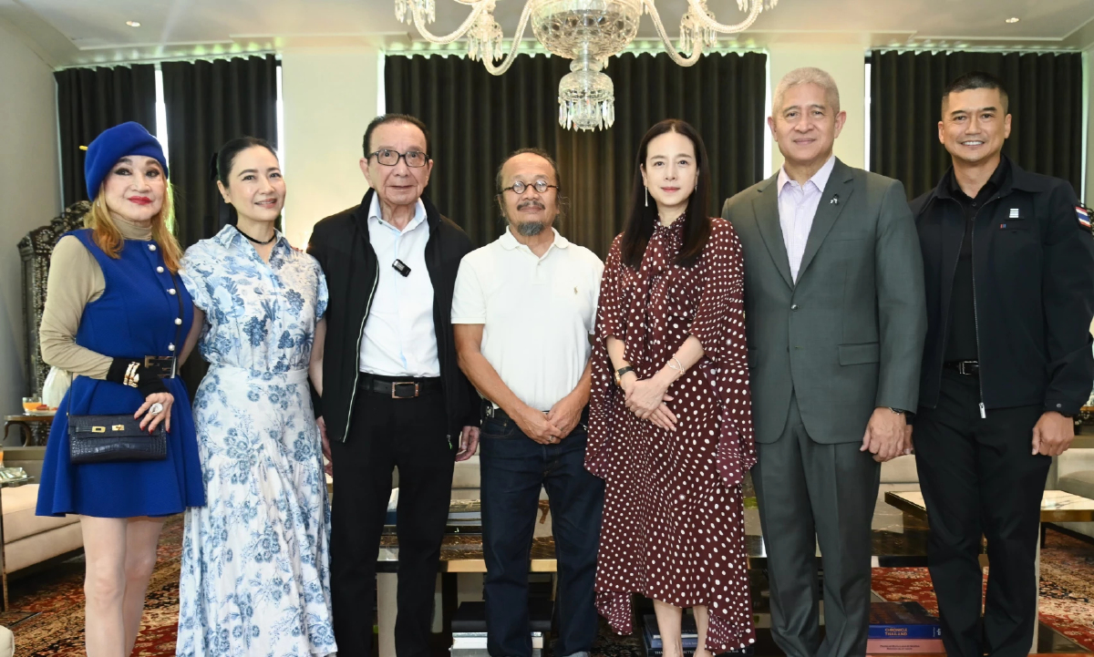 มูลนิธิมาดามแป้ง รับเงินสนับสนุน 100,000 บาท จาก 2 ศิลปินแห่งชาติ