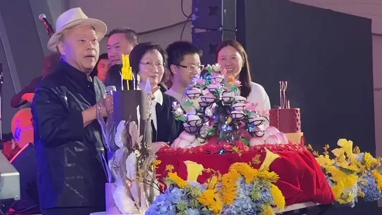 'เจ้าสัวคีรี' เปิดใจงานวันเกิด เล่าชีวิตใหม่หลังเปลี่ยนไต ตั้งใจทำดีเพื่อสังคม