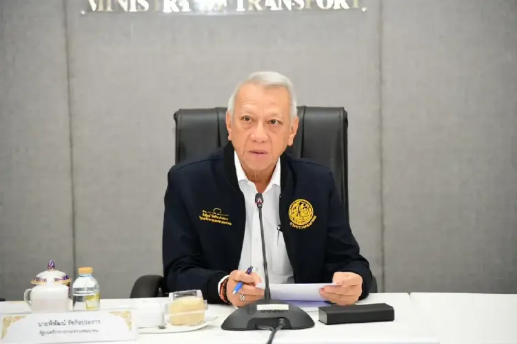 'พิพัฒน์' พร้อมรับประชุม 'เวิลด์แบงก์' เตรียมเฮลิคอปเตอร์รับเหตุน้ำท่วม