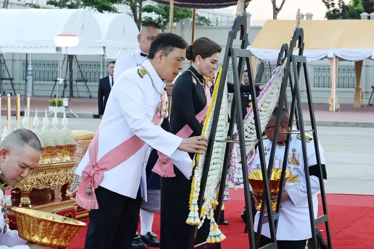 ในหลวง-พระราชินี เสด็จฯ ทรงวางพวงมาลา เนื่องในวันปิยมหาราช 2569