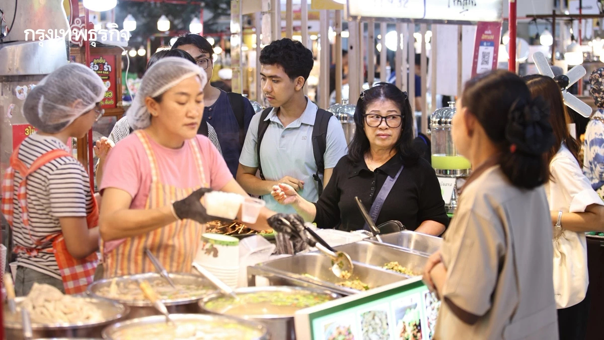 ช้อป OTOP ฝ่าวิกฤตน้ำท่วม พช. ลุย D Nice Market ใช้สิทธิ์ไทยช่วยไทย