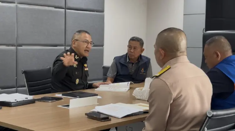 รมว.กห.เรียกประชุมวงเล็ก ร่วม เหล่าทัพ ช่วยเหลือประชาชนทุกมิติ