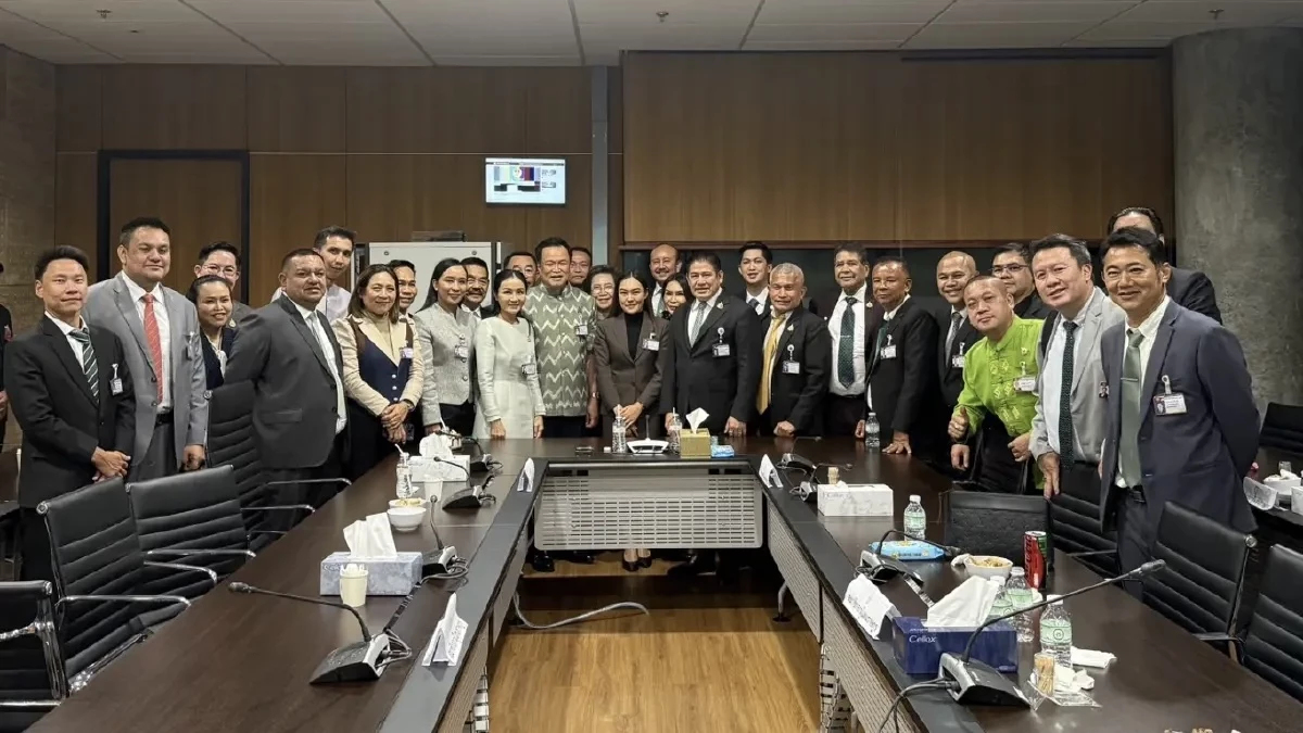 ‘อนุทิน’ เจอ ‘ธรรมนัส’ ร่วมเบิร์ธเดย์ ‘สส.กล้าธรรม’ ชื่นมื่น