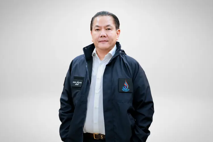 สั่งหยุดกิจการ 'กรีน เอ็นไวรอนเม้นท์' ปมคราบสีรุ้งปนเปื้อนน้ำท่วมปราจีนบุรี