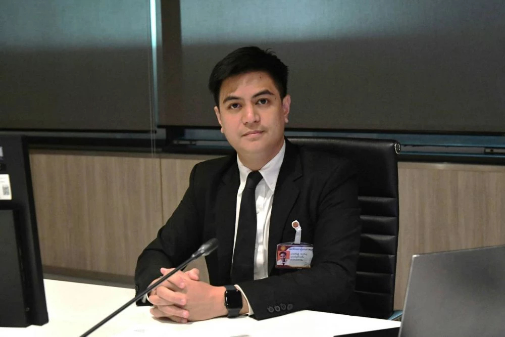 'พริษฐ์' พร้อมถูกสอบ ย้อนถาม 'สว.น้ำเงิน' ปมย้อนแย้ง-ผิดจริยธรรม