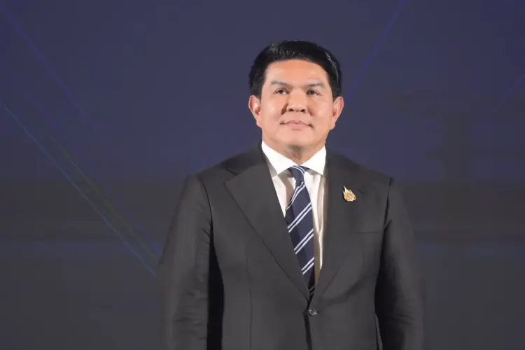 ‘สุรศักดิ์’ เตรียมชงฟรีวีซ่า 15 วันเข้าไทย แก่นักท่องเที่ยวเม็กซิโก โคลอมเบีย อุซเบกิสถาน