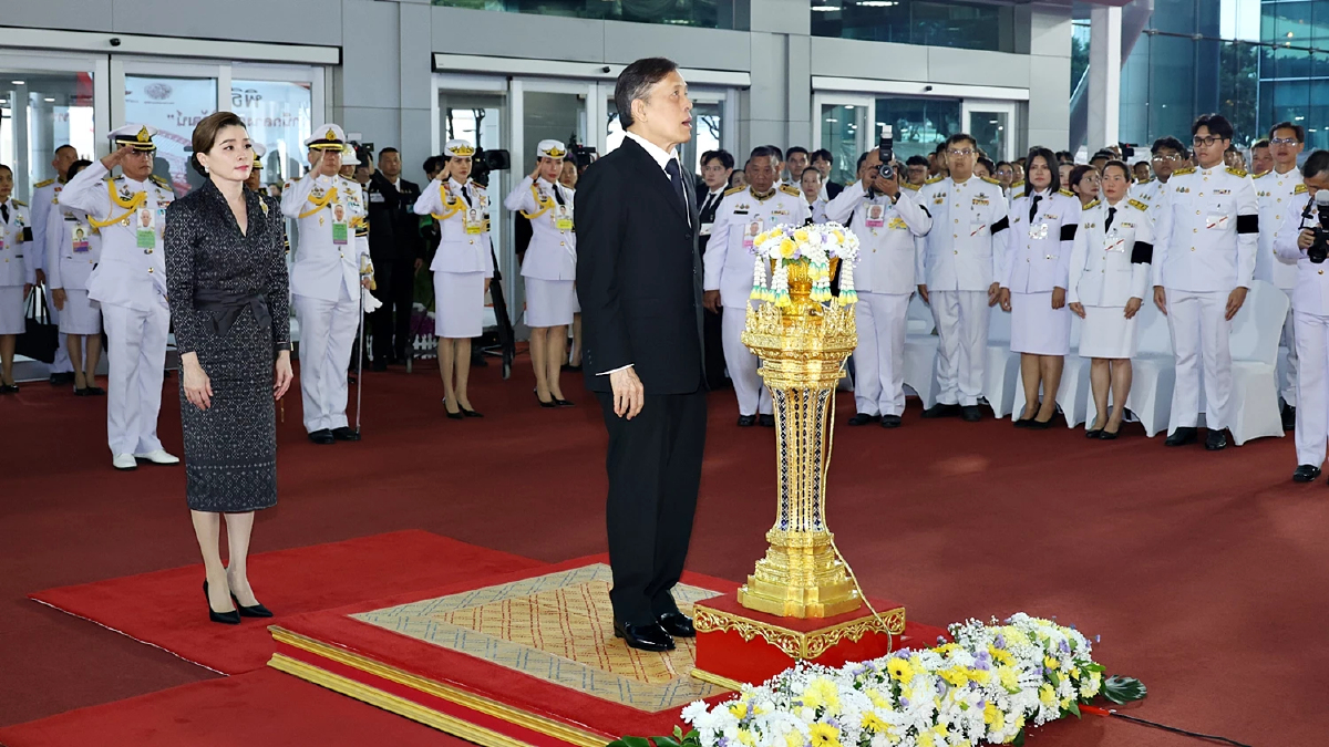 ในหลวง-พระราชินี เสด็จฯ ไปทรงเปิด ‘สถานีกลางกรุงเทพอภิวัฒน์’