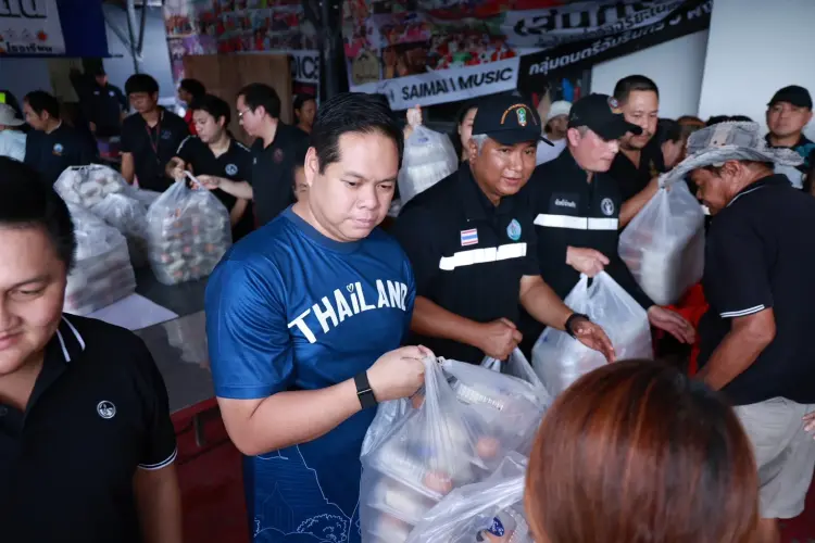 'สรรเพชญ' มอบข้าวครัวภูมิใจไทย-การท่าเรือฯ2,000 กล่อง ช่วยผู้ประสบอุทกภัย