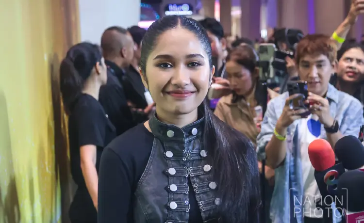 ฮอตเกินต้าน 'เนเน่ รอยัล' เสิร์ฟความฟินใกล้ชิดแฟนชาวไทย