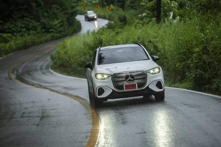Mercedes-Benz 'GLC EV' แรง นิ่ง ขับเนียน ฟีลลิ่งธรรมชาติ