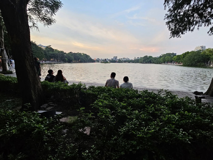 ‘ทะเลสาบฮหว่านเกี๊ยม’ จากตำนาน สู่แลนด์มาร์กใจกลางกรุงฮานอย | World Wide View