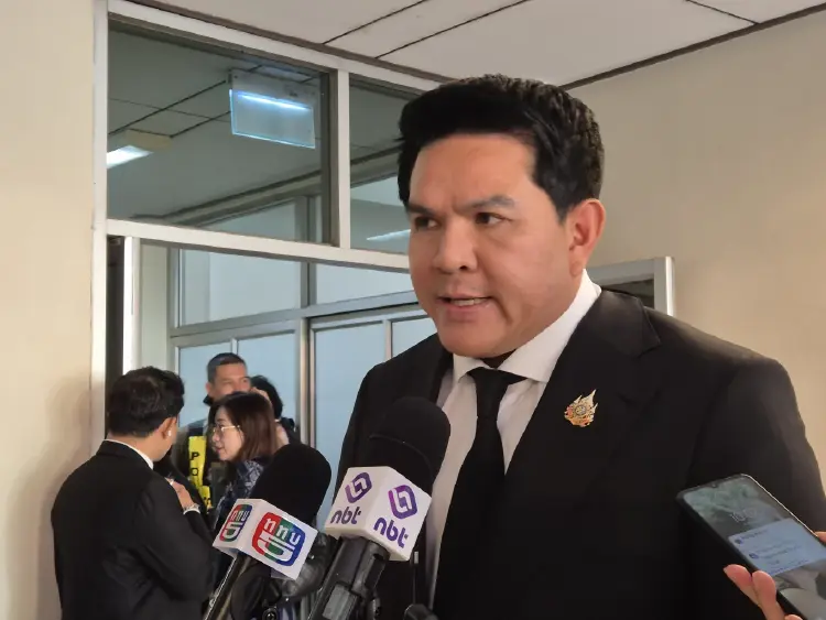 'สุรศักดิ์' ข้องใจ นักท่องเที่ยวจีน เจออุ้มมัดส่งชายแดน ชาติอื่นไร้ปัญหา