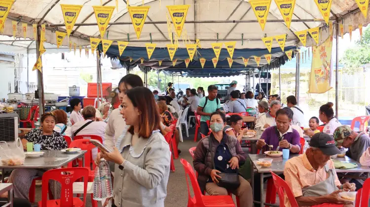 เทศกาลกินเจ ร่วมถือศีลกินผัก แม้ราคาผักสดยังอยู่ในระดับสูง